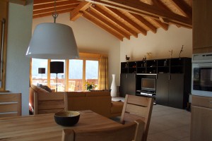Wohnbereich der 6-Personen-Ferienwohnung LuxLax, Aletsch Arena, Fiesch