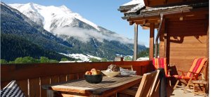Sonnige Lage mit B;lick auf die Berge